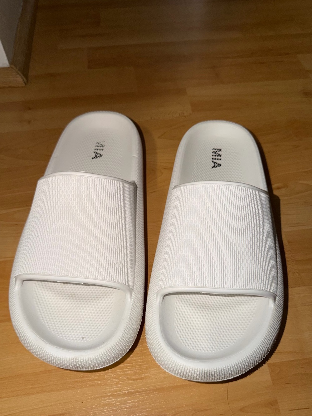 Zara White Textured Slide Sandals